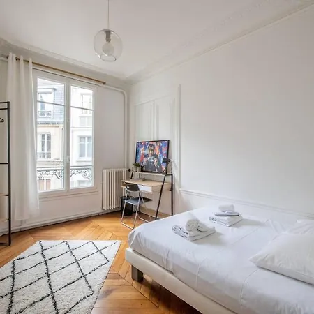 דירה Stunning Parisian Getaway