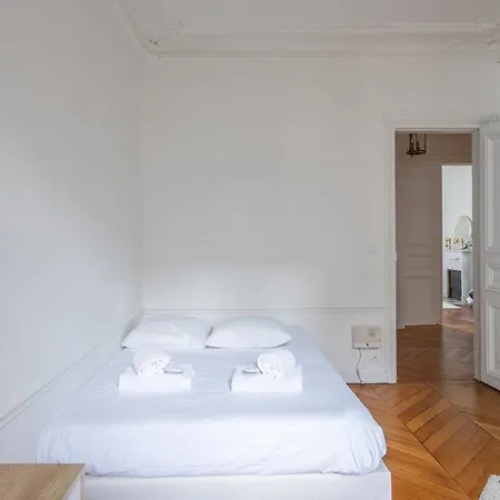 דירה Stunning Parisian Getaway *