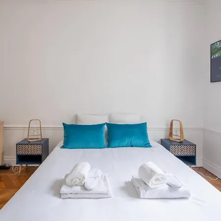 Stunning Parisian Getaway דירה