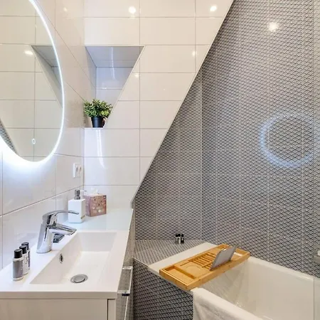 דירה Stunning Parisian Getaway *