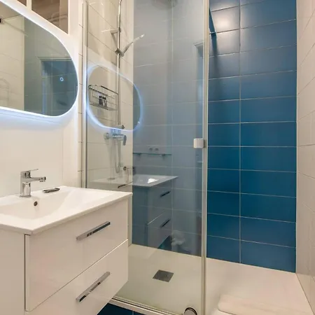 Stunning Parisian Getaway * Paris